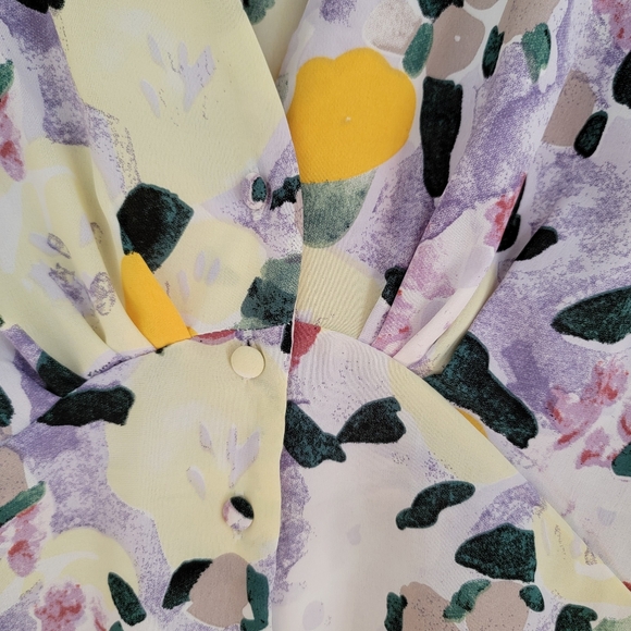 Floral short dress with long sleeves - Picture 5 of 11